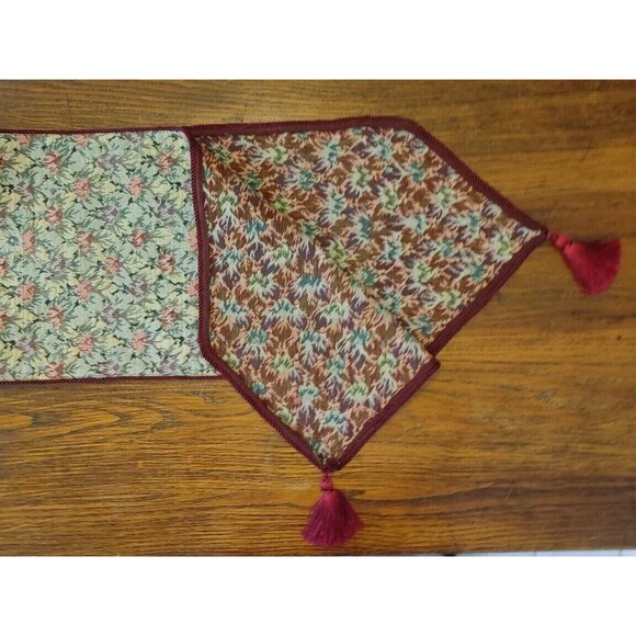 Red Green Table Runner FALL-WINTER-SPRING Reversible 56x12.5" - Picture 2 of 4